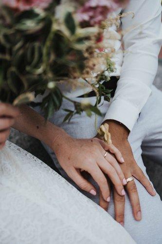 mobile - carousel-hero-element image-1